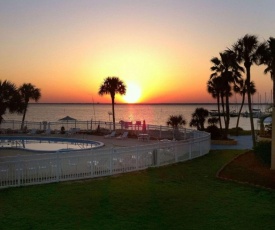 Quality Inn & Suites on the Bay near Pensacola Beach