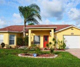 Waterfront Florida Home with Boat Lift and Kayaks!