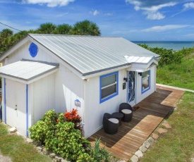 Binnie’s Beachfront Bungalow