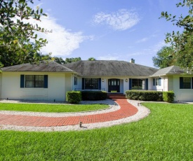 Beautiful Lakeview home